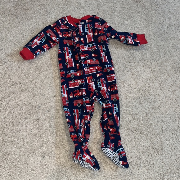 Bundle of Carter’s 12 month clothes - Picture 13 of 16